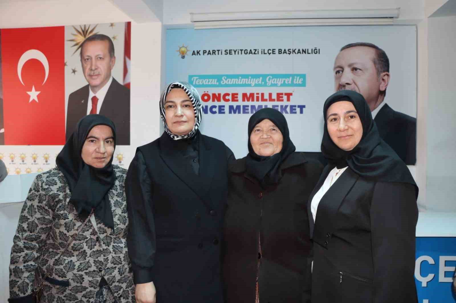 AK Parti Seyitgazi Kadın Kolları’nda devir teslim töreni