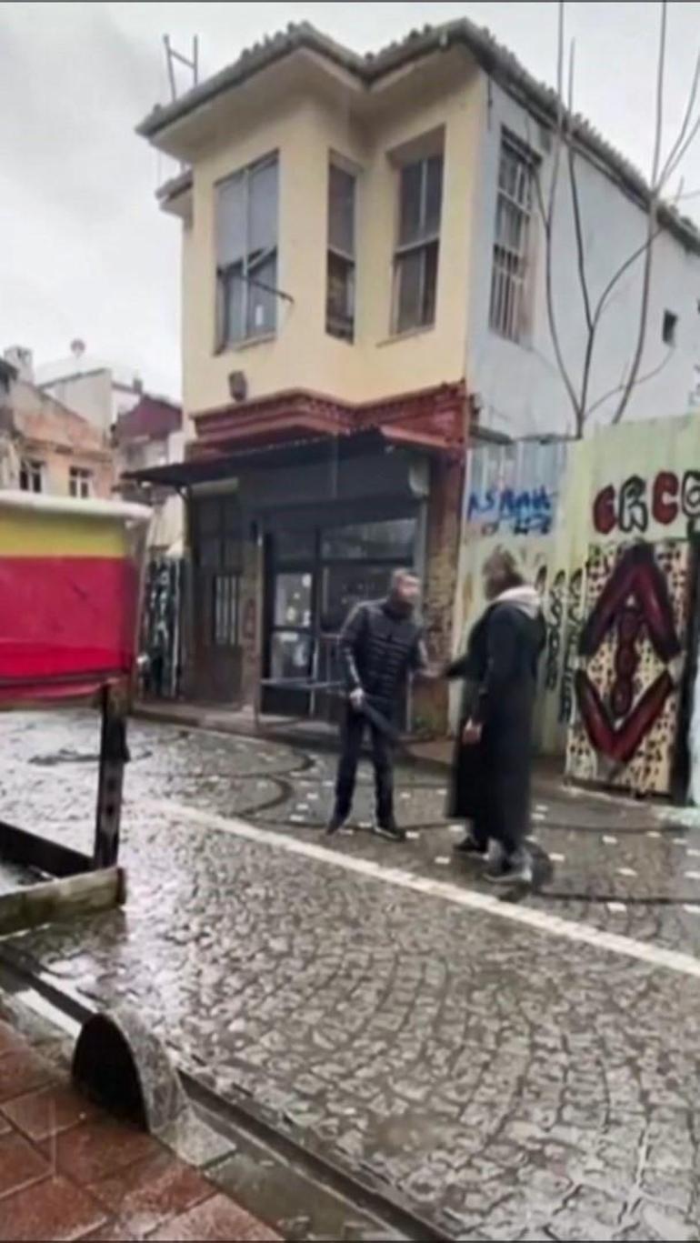 Fatih'te 'tezgah' kavgasında silahla vurularak hayatını kaybetti; o anlar kamerada