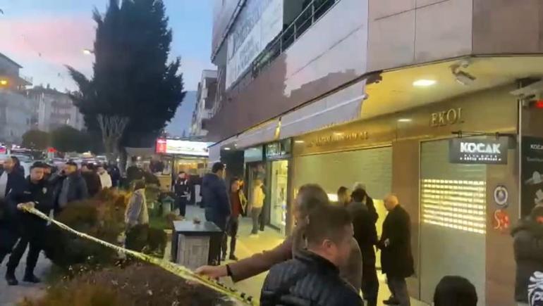 Karabük'te kuyumcu soygunu kamerada; 20 kilo altınla kaçtılar