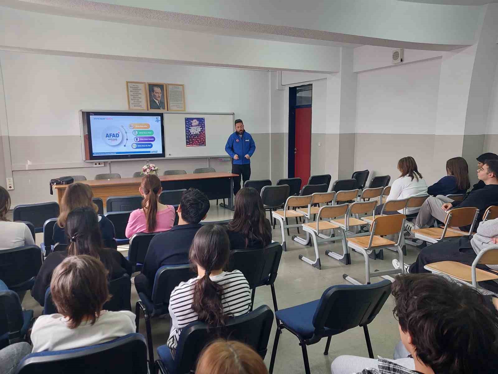 AFAD farkındalık eğitimi gerçekleştirdi