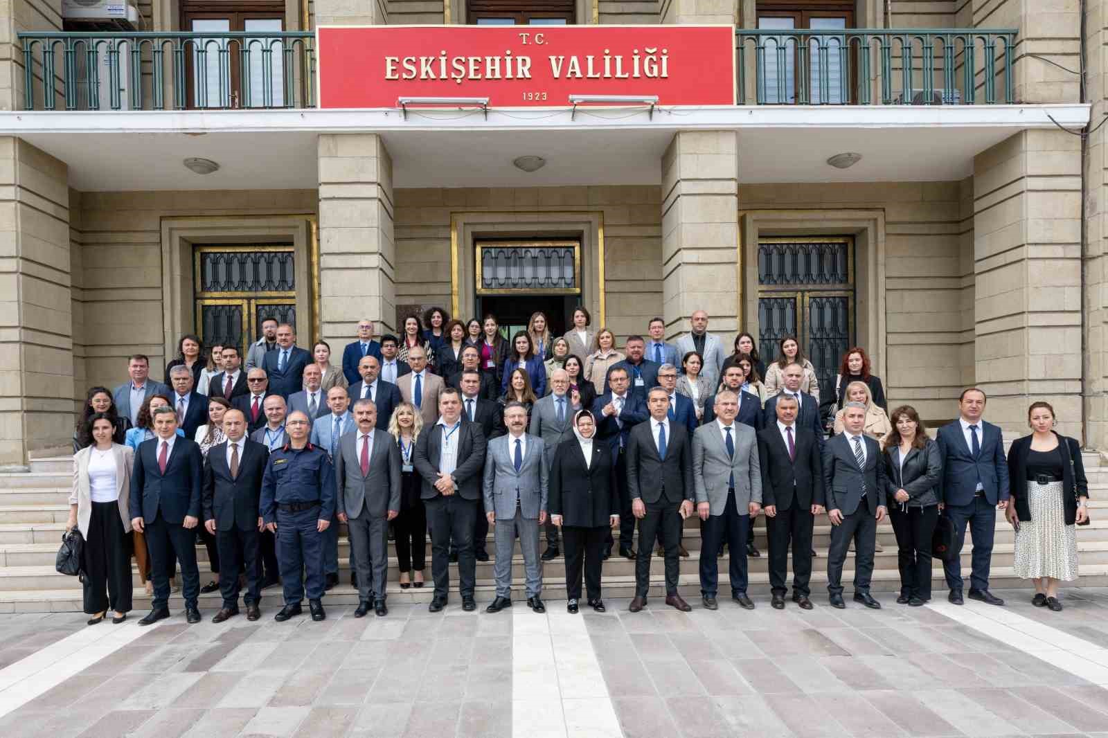 ’Kriz ve Afet Zamanlarında Bağımlılıkla Mücadelede Kamu-STK İş Birliği’ toplantısı yapıldı