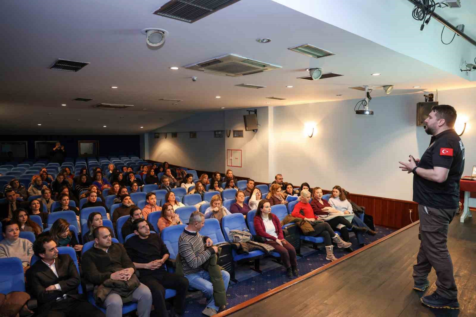 Büyükşehir’den personele “En İyi Narkotik Polisi: Anne” eğitimi