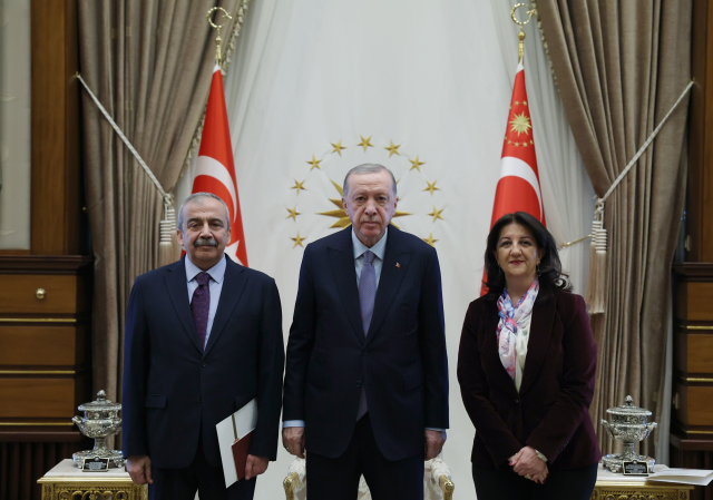 Erdoğan ile DEM heyeti arasında 1.5 saat süren görüşme! İlk açıklama geldi