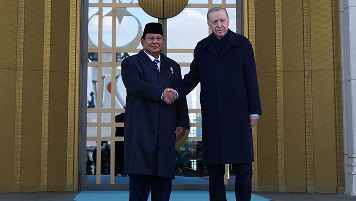 Cumhurbaşkanı Erdoğan, Endonezya Cumhurbaşkanı Subianto’yu resmi törenle karşıladı