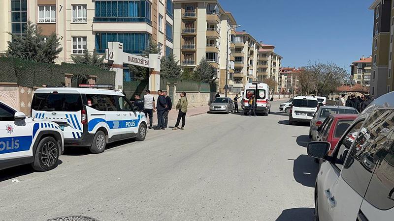 Eşini bıçaklayıp, intihara kalkıştı