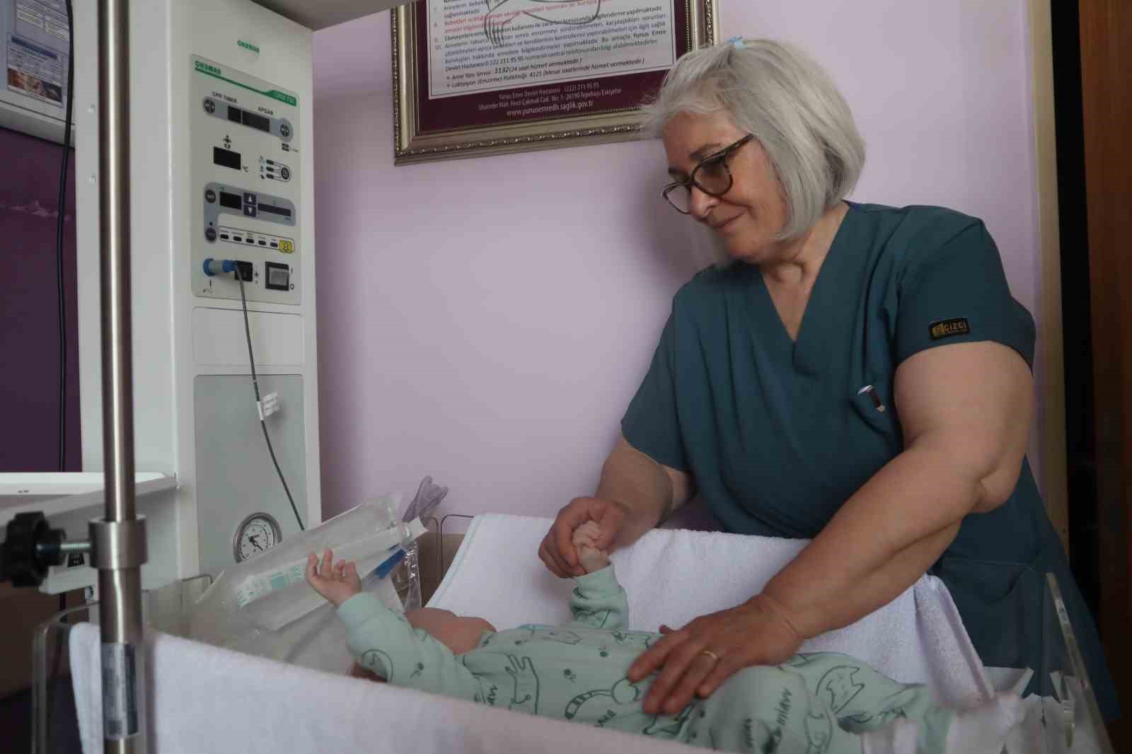 41 senede binlerce doğum yaptırdı