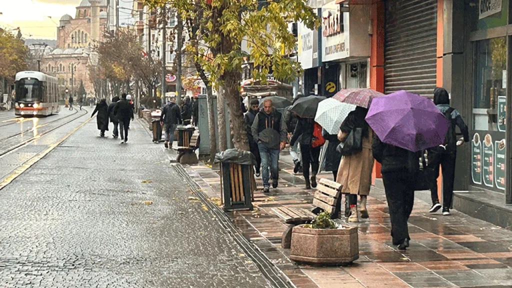 Eskişehir’de Sağanak Yağış ve Gök Gürültülü Yağış Uyarısı! Sıcaklıklar Ne Kadar Düşecek?