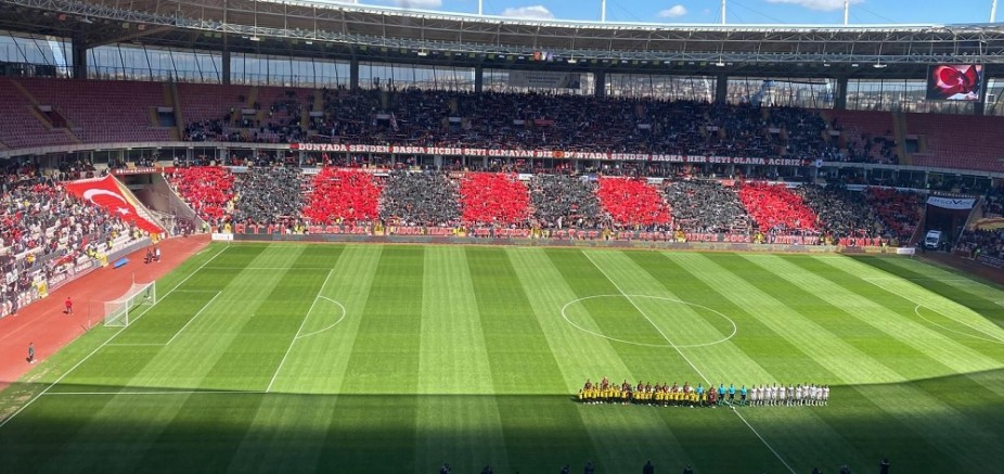 Eskişehirspor Taraftarından Manavgat Maçına Dev Ekran Talebi!