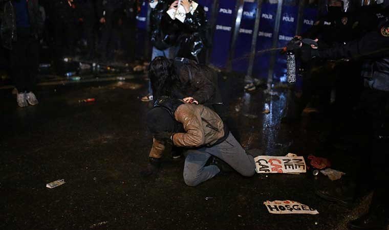 Ayağını TOMA ezdi sabaha kadar hastaneye götürülmedi! Üniversiteli Ö.T. anlattı