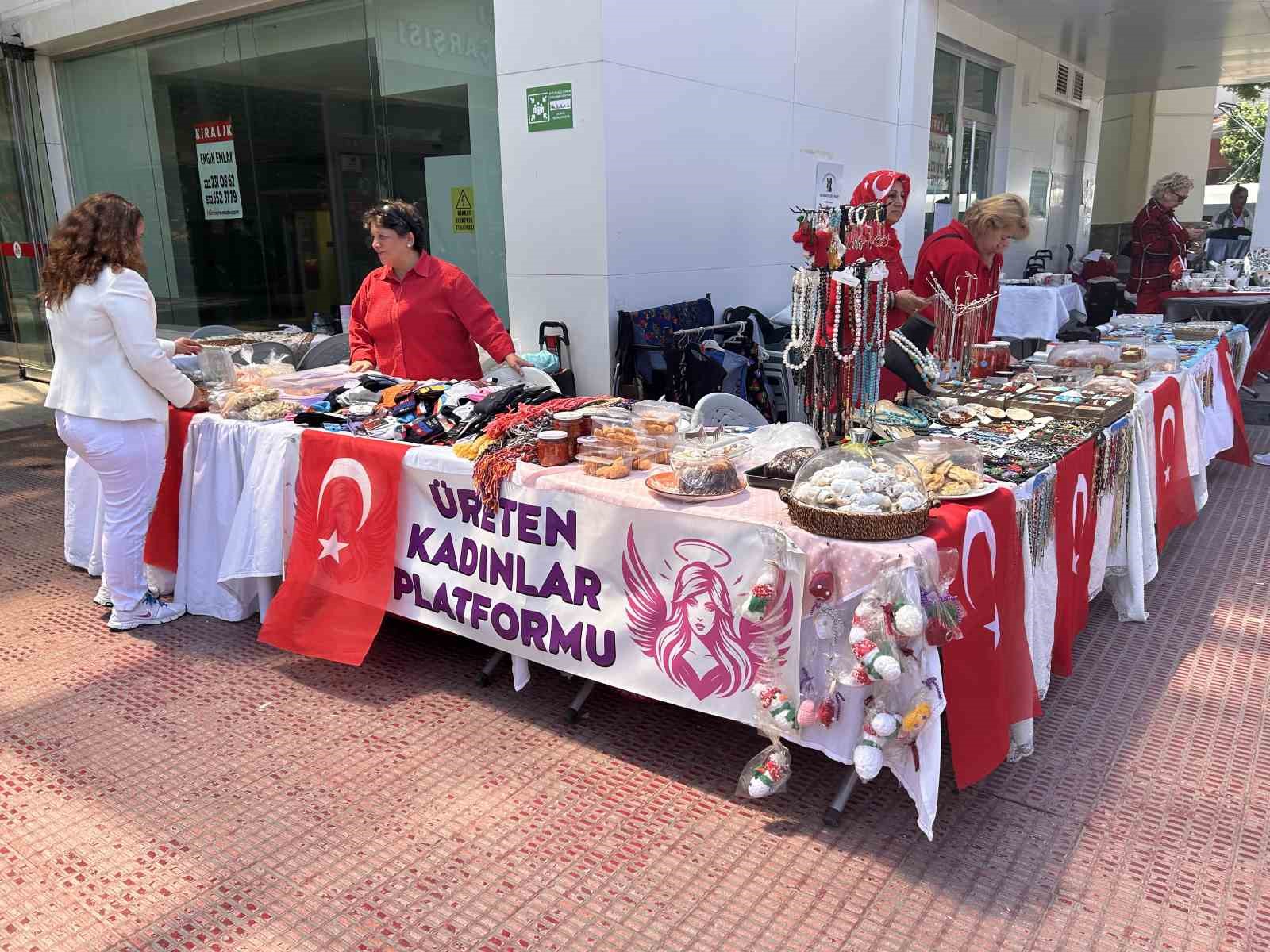 Kadınların ürettiği el emeği ürünler ev ekonomisine katkı sağlıyor