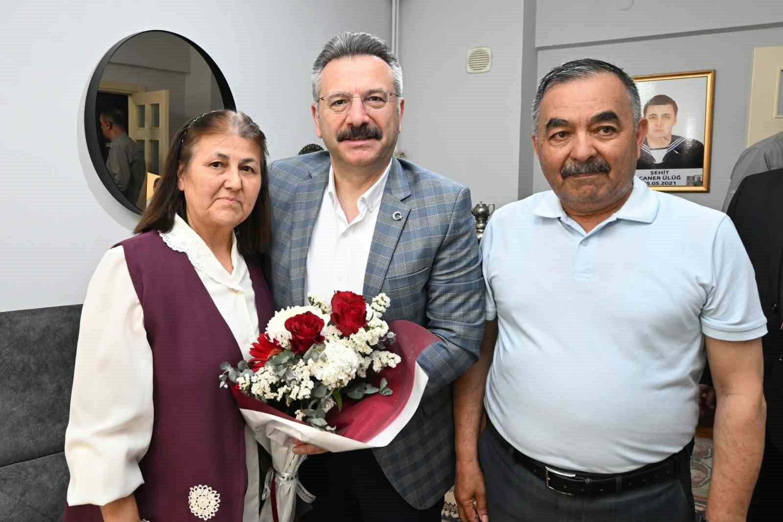 Vali Aksoy’dan Anneler Günü’nde şehit annesine ziyaret