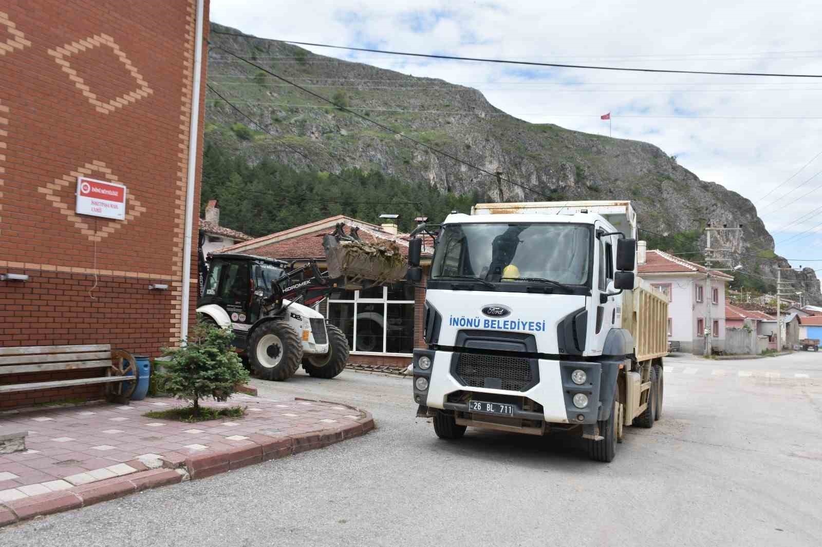 İnönü’de Metruk binalar için yıkım çalışması sürüyor