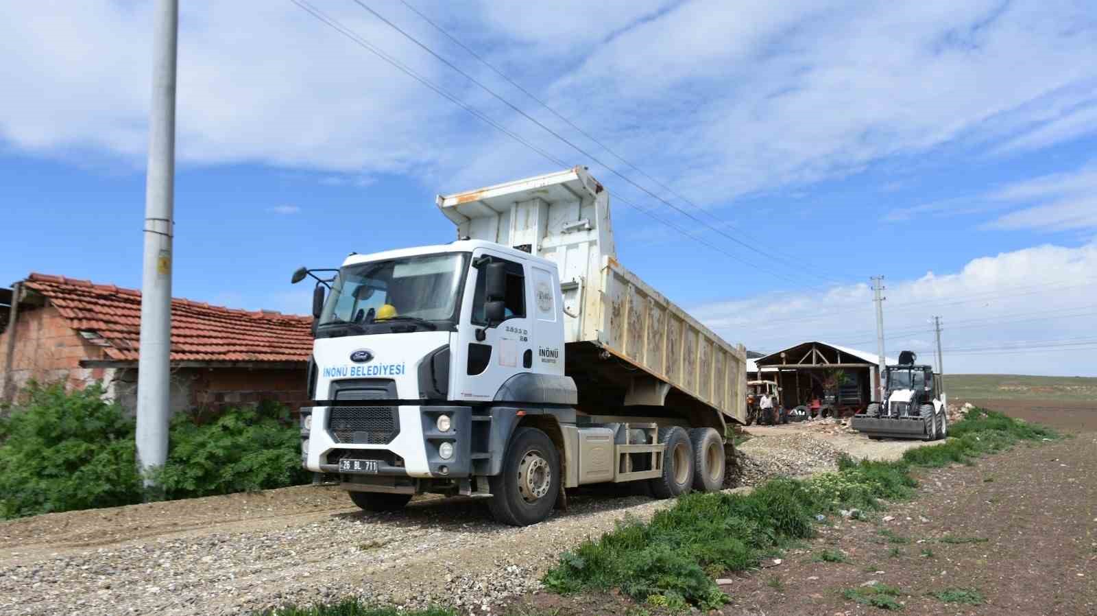 İnönü Belediyesi yol çalışmalarına devam ediyor