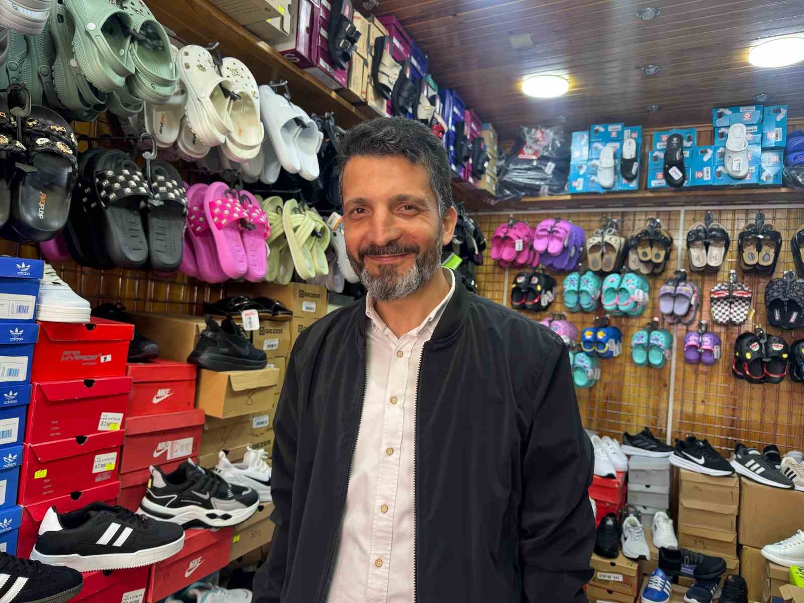 Havaların ısınması ile sandalet ve terlik satışları arttı