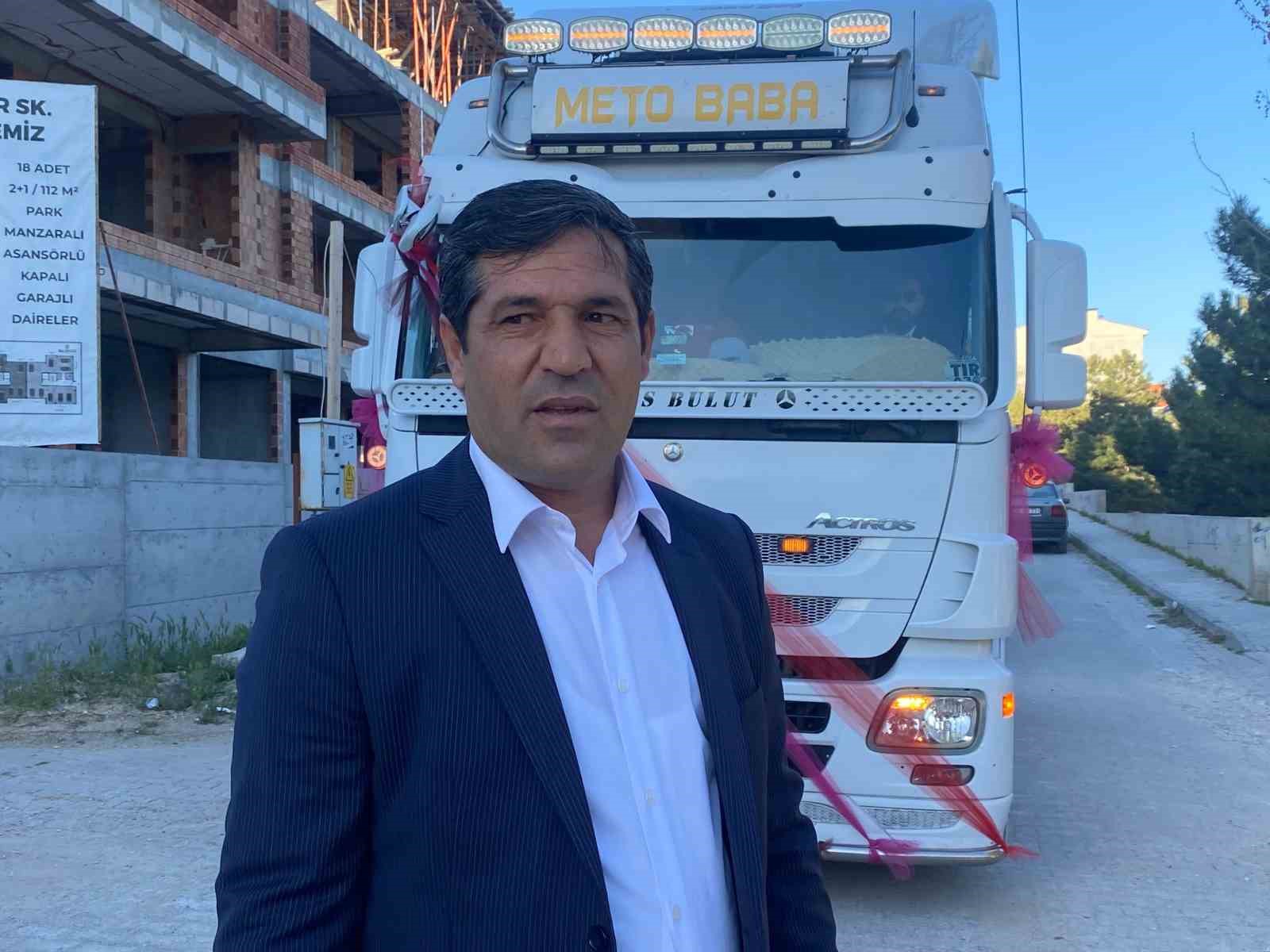 (ÖZEL) Kaybettiği ağabeyinin oğluna 15 tır ile düğün konvoyu yaptı
