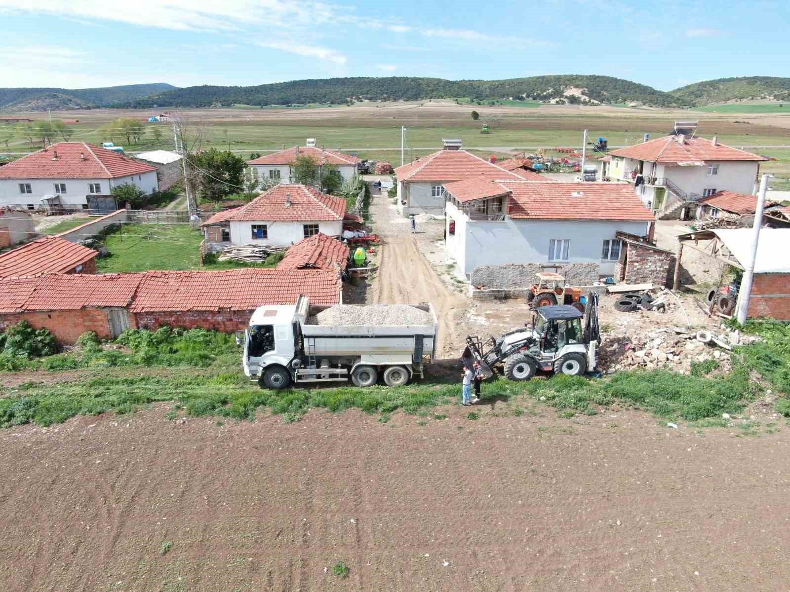İnönü Belediyesi yol çalışmalarına devam ediyor