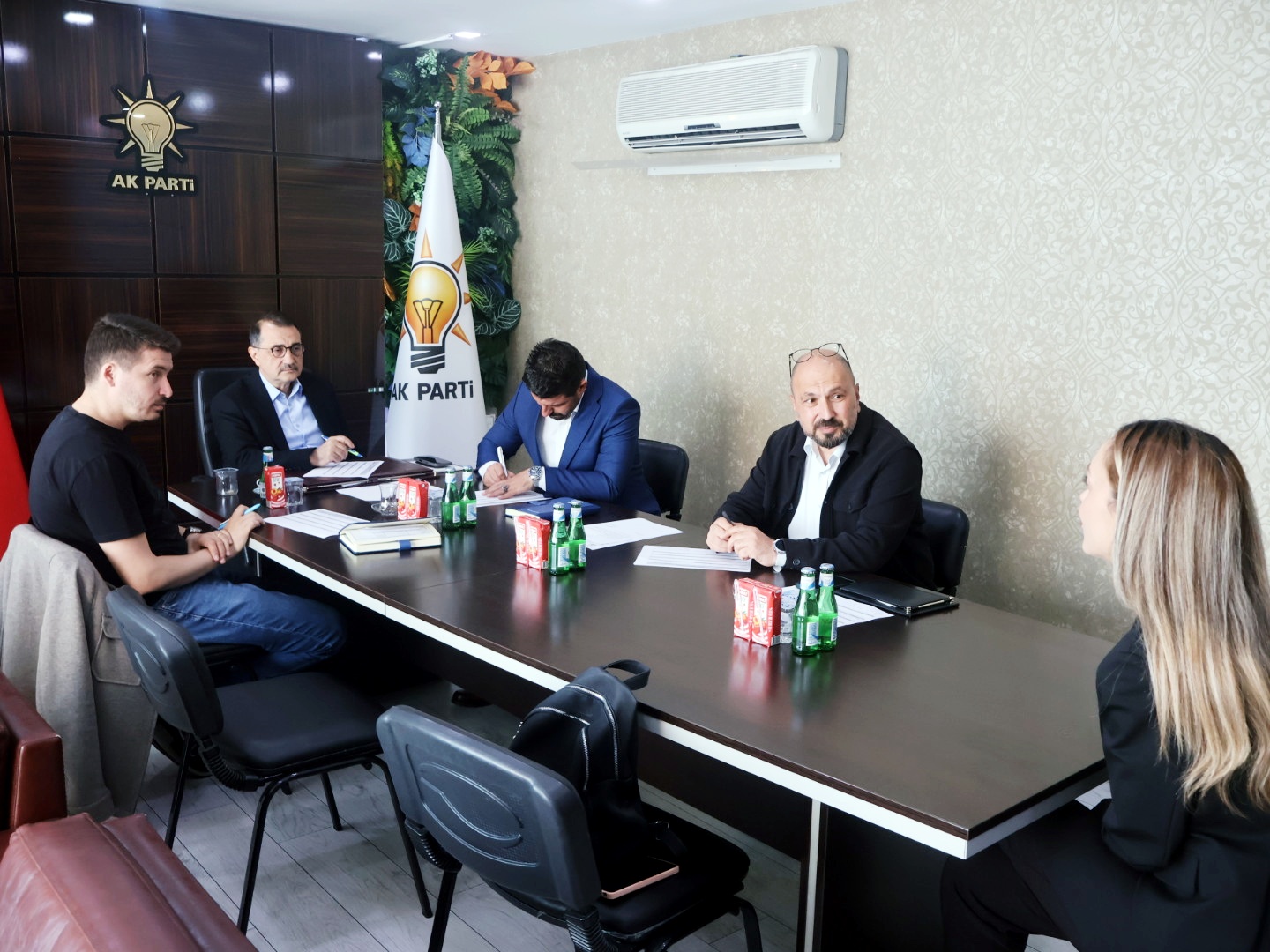 AK Parti Eskişehir’de Halkla Birebir Görüşmeler Başladı!