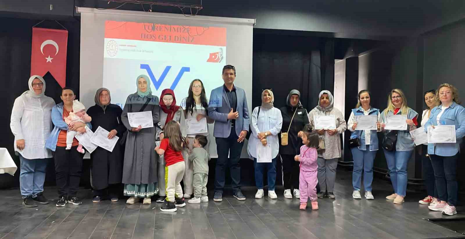 Velilere ‘Velivizyon’ teşekkür belgeleri takdim edildi