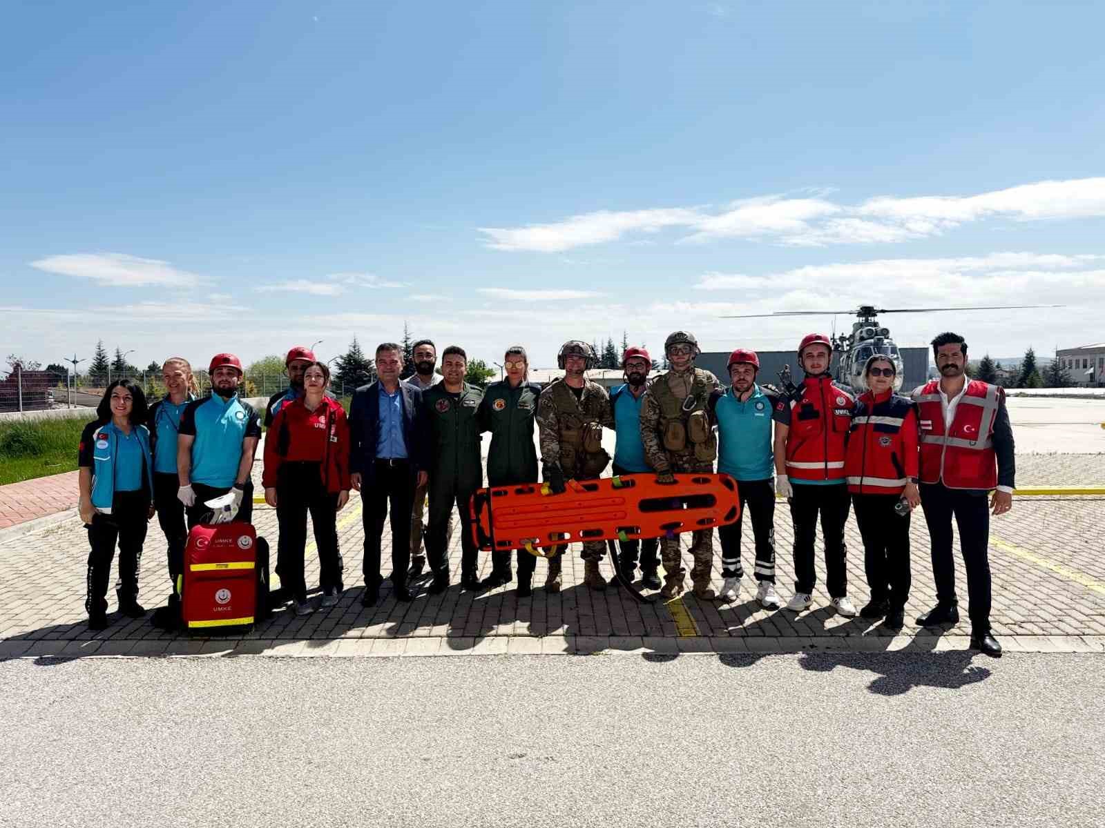 Hastanede nefes kesen helikopterli tatbikat gerçeği aratmadı