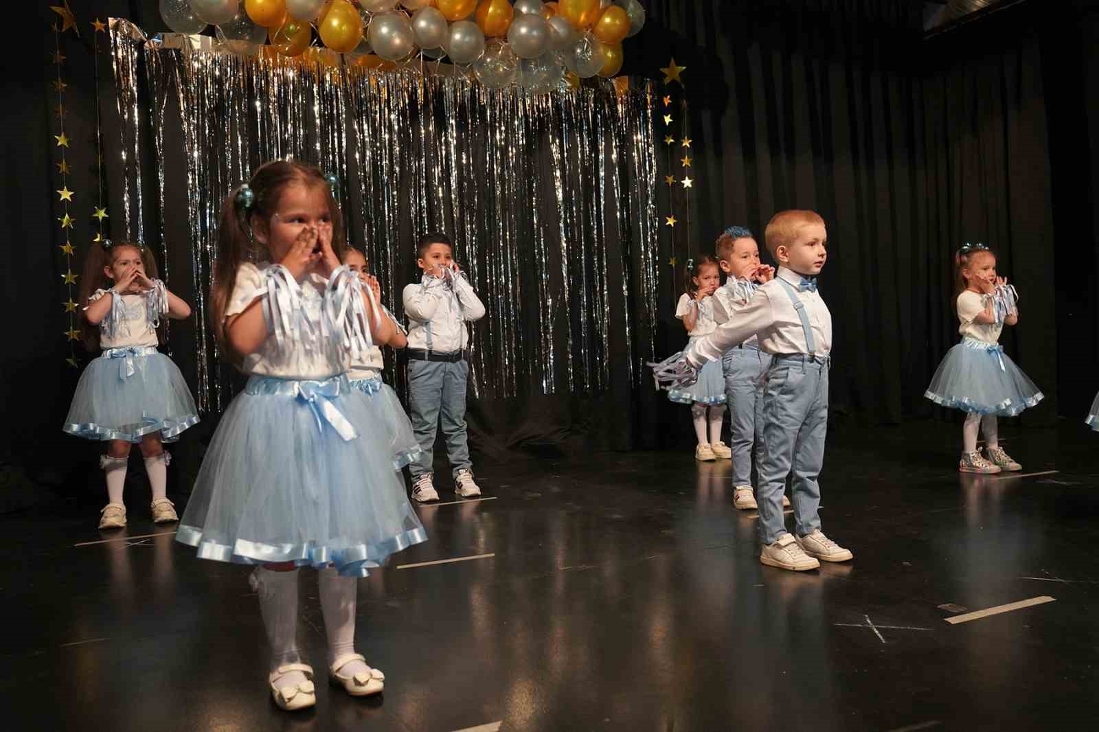 Minikler yıl sonu gösterilerinde hünerlerini sergiledi