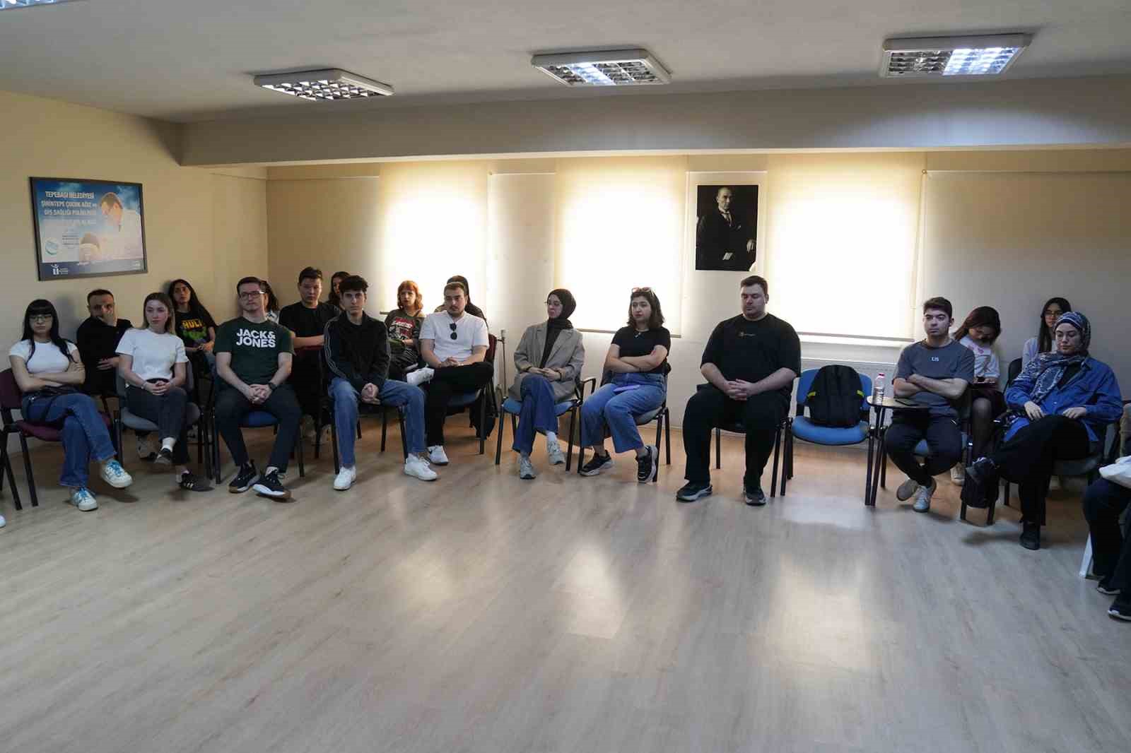 Gençlere toplumsal cinsiyet eşitliği ve flört şiddeti anlatıldı