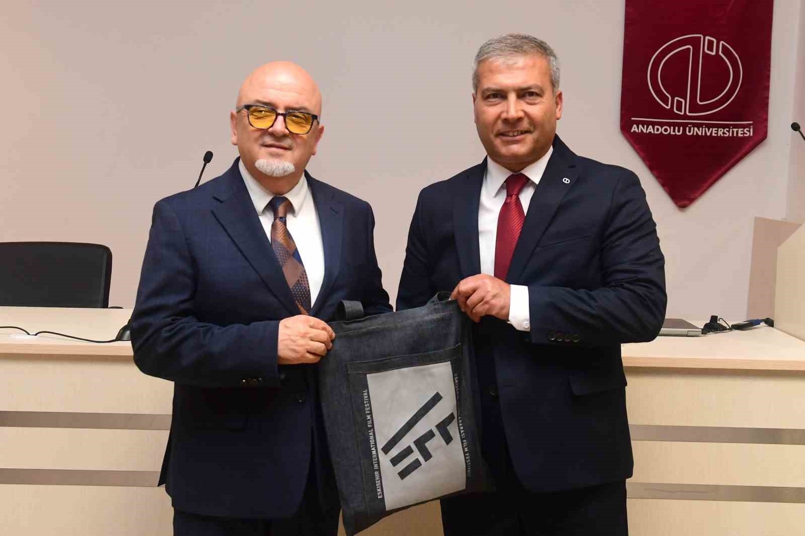 Sinema Genel Müdürü Birol Güven Eskişehir Uluslararası Film Festivali’nde öğrencilerle bir araya geldi