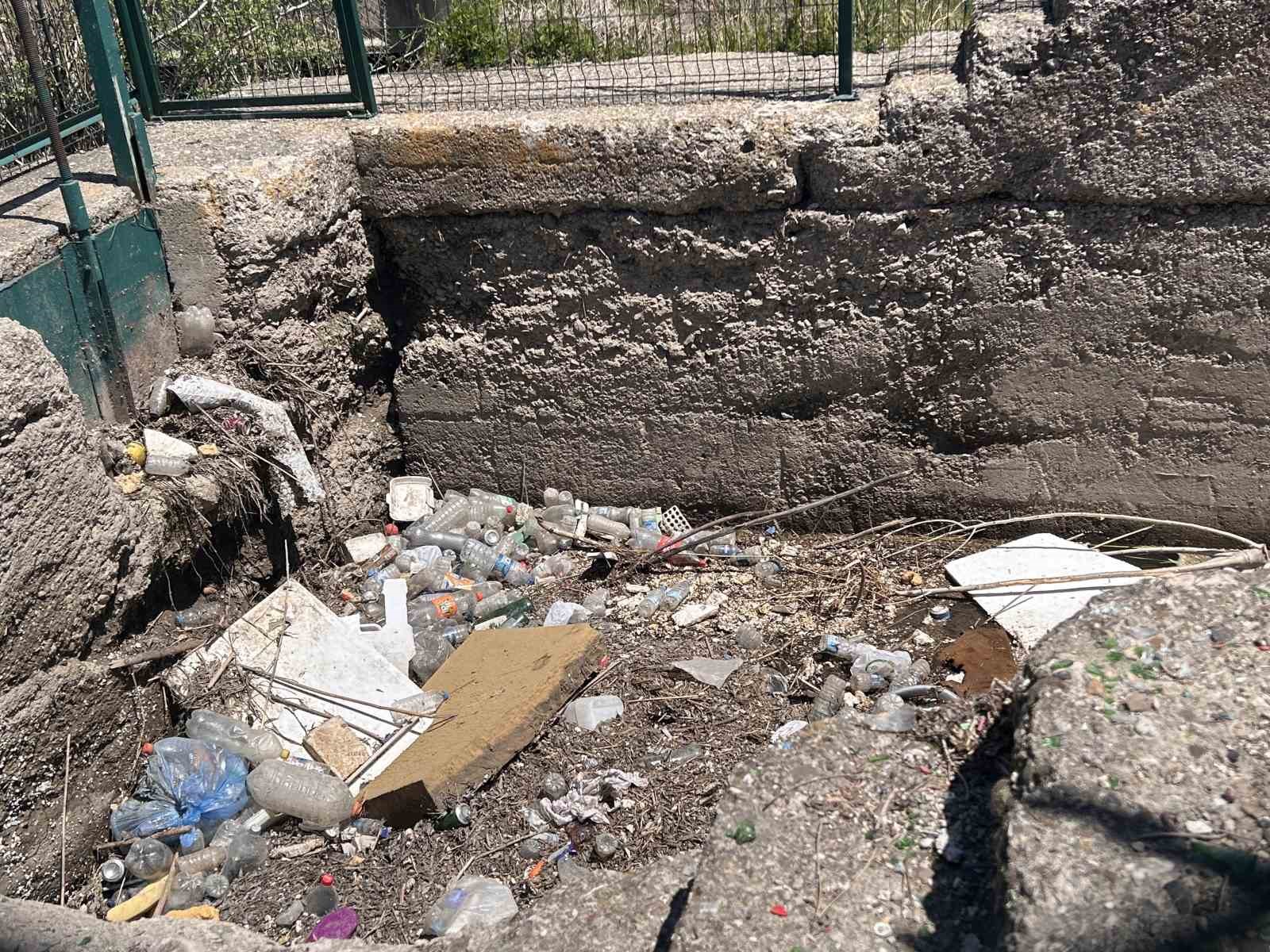 Yeşiltepe’deki sulama kanalı güvenlik önlemlerinin yetersizliğiyle dikkat çekiyor