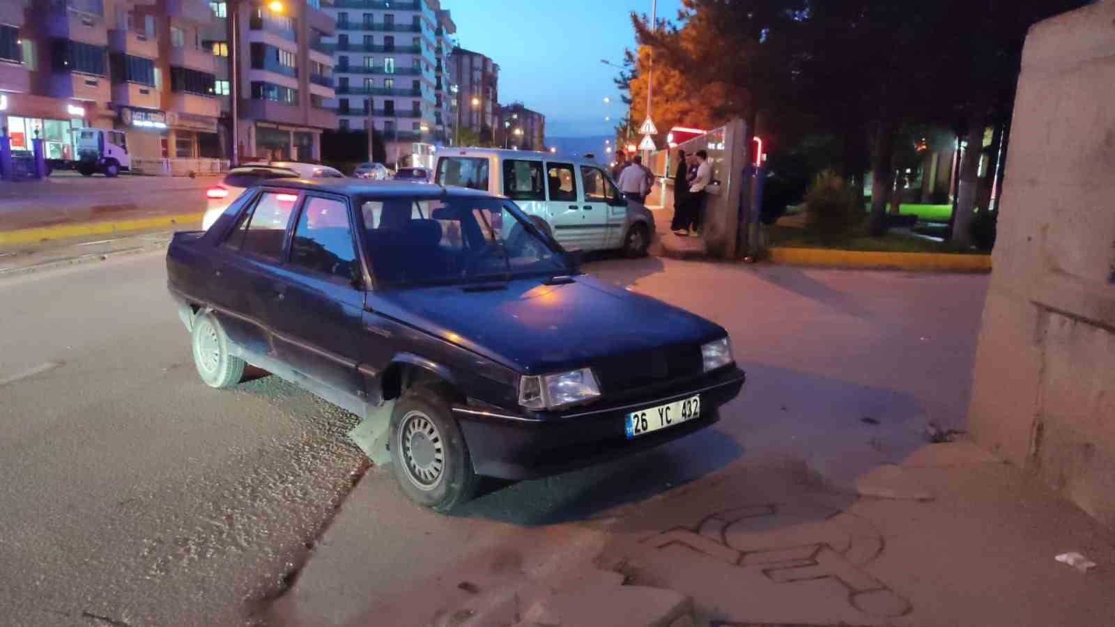 Kaza yapıp kaçan gence babasından ilginç sitem “Devede de boy var ama eşeğin arkasında gidiyor”
