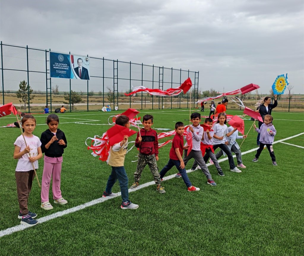 Mahmudiye’de uçurtma şenliği coşkusu yaşandı