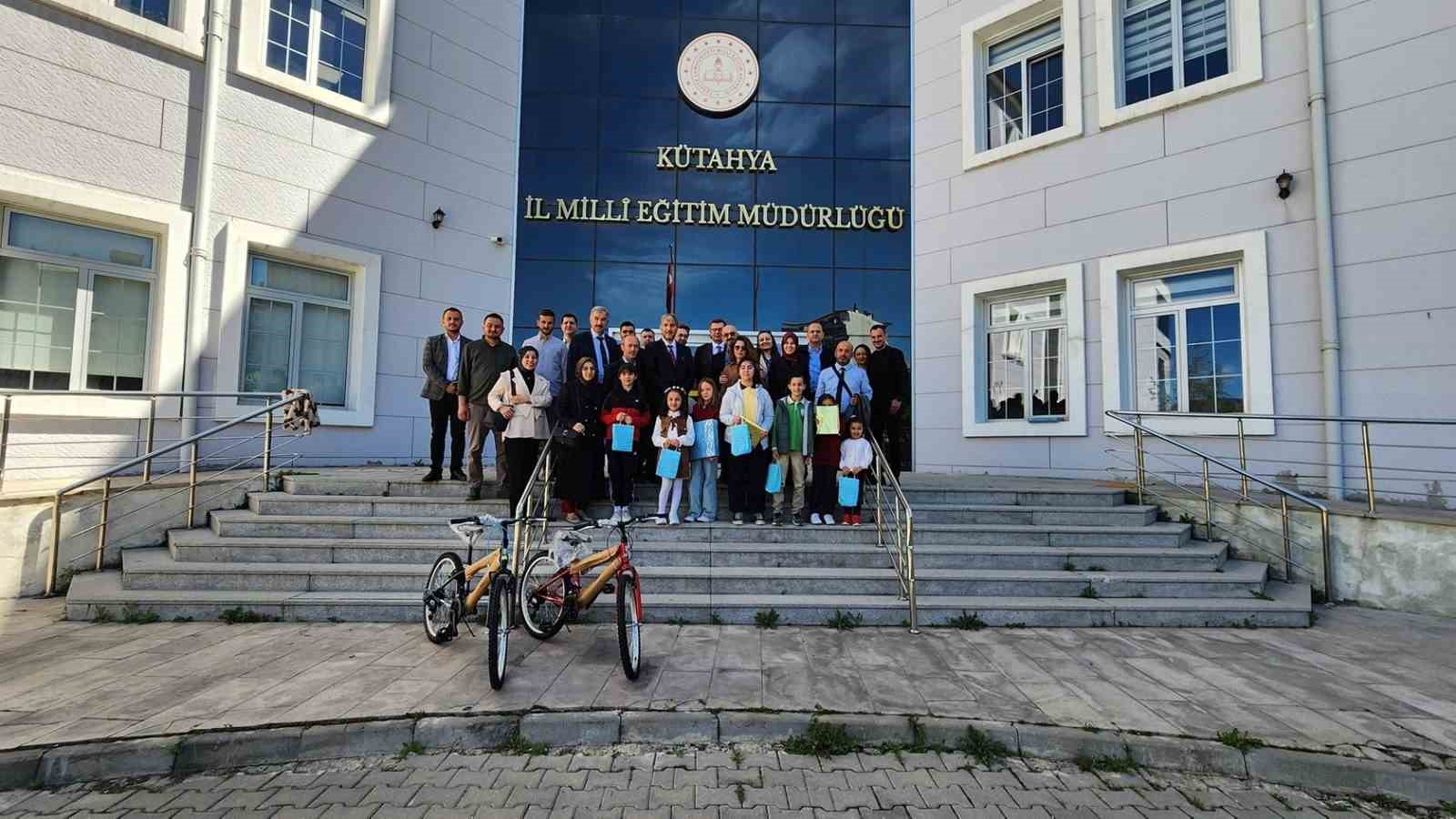 OEDAŞ’ın geleneksel şiir ve resim yarışması Kütahya’da yapıldı