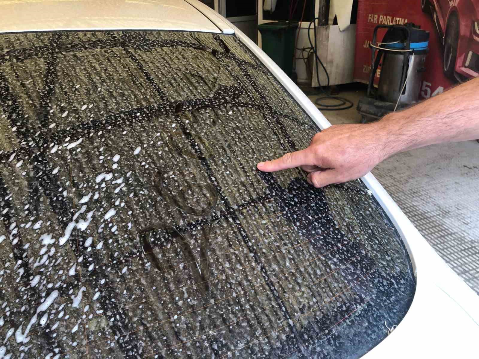 Toz geldi, araçlar çamur oldu!