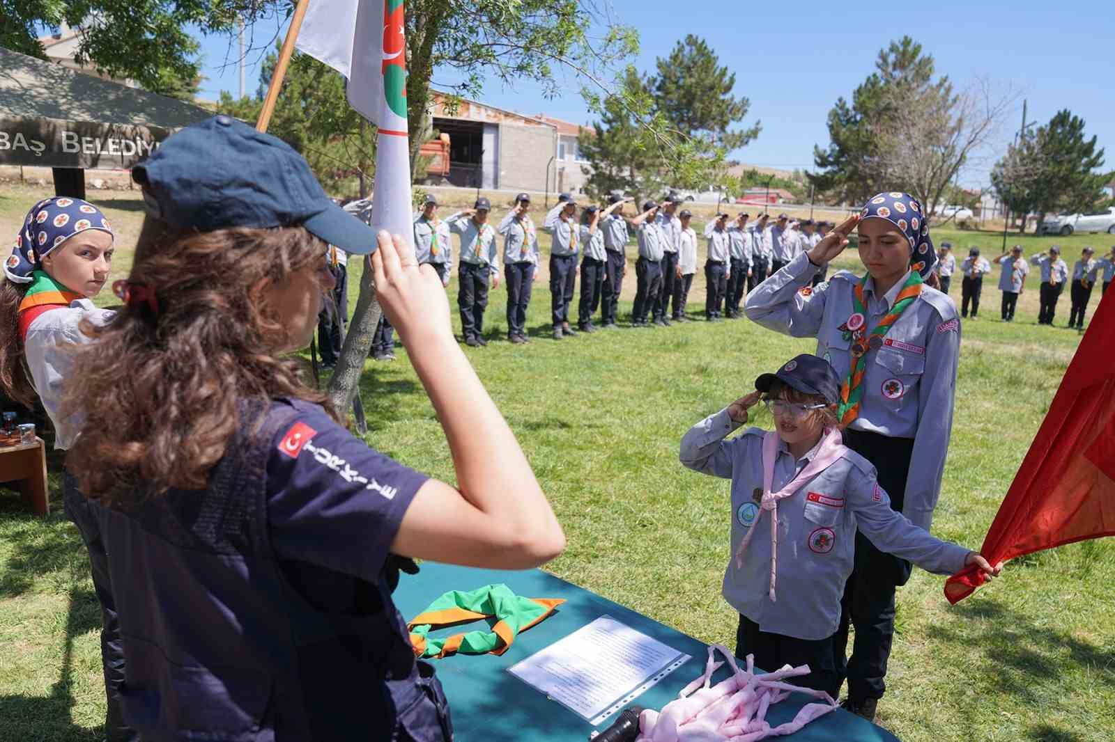 Minik izciler yemin etti