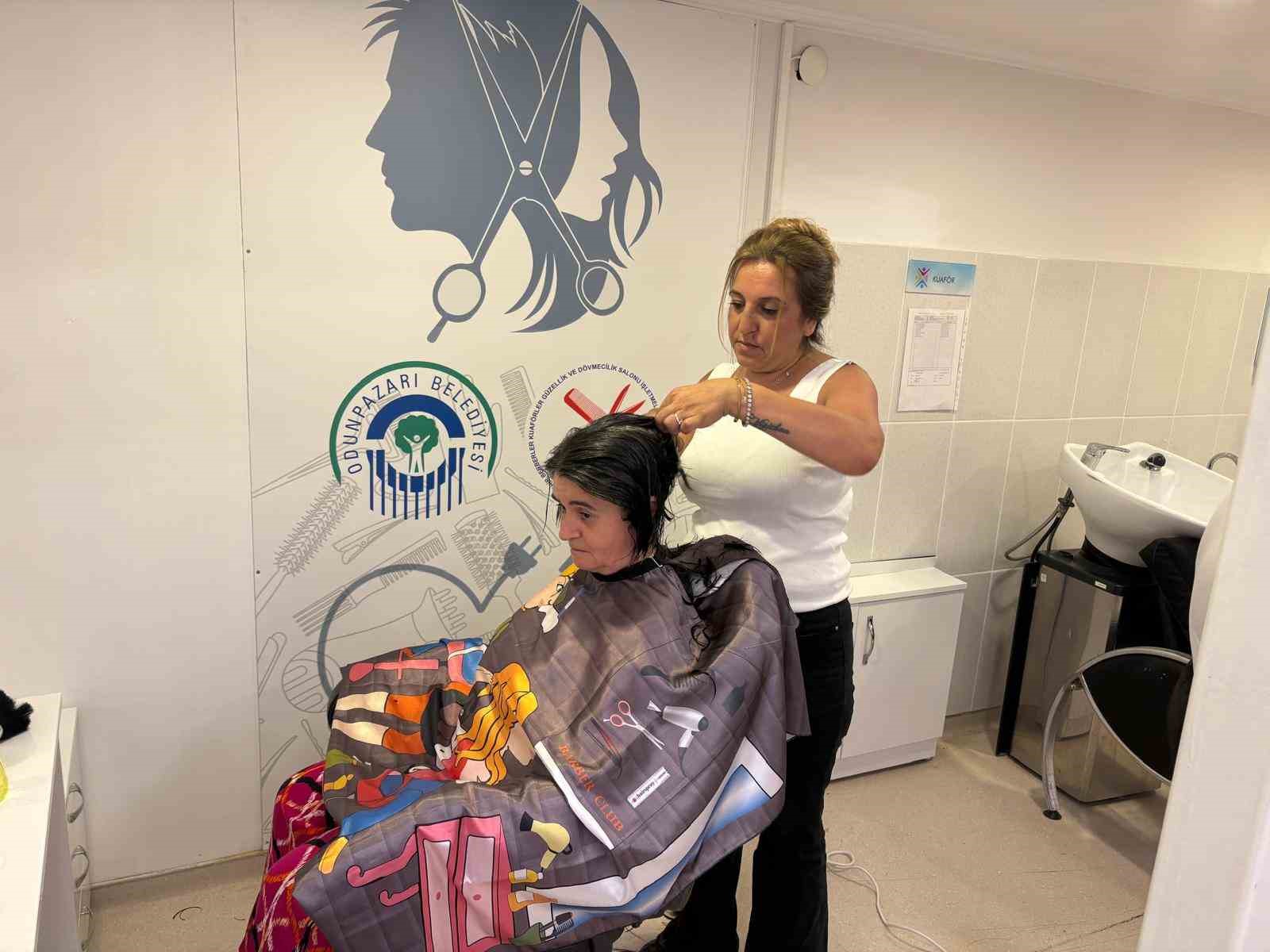 ODUNPAZARI BELEDİYESİ VE ESKUBER’DEN ÖZEL BİREYLERE ÜCRETSİZ BAKIM HİZMETİ