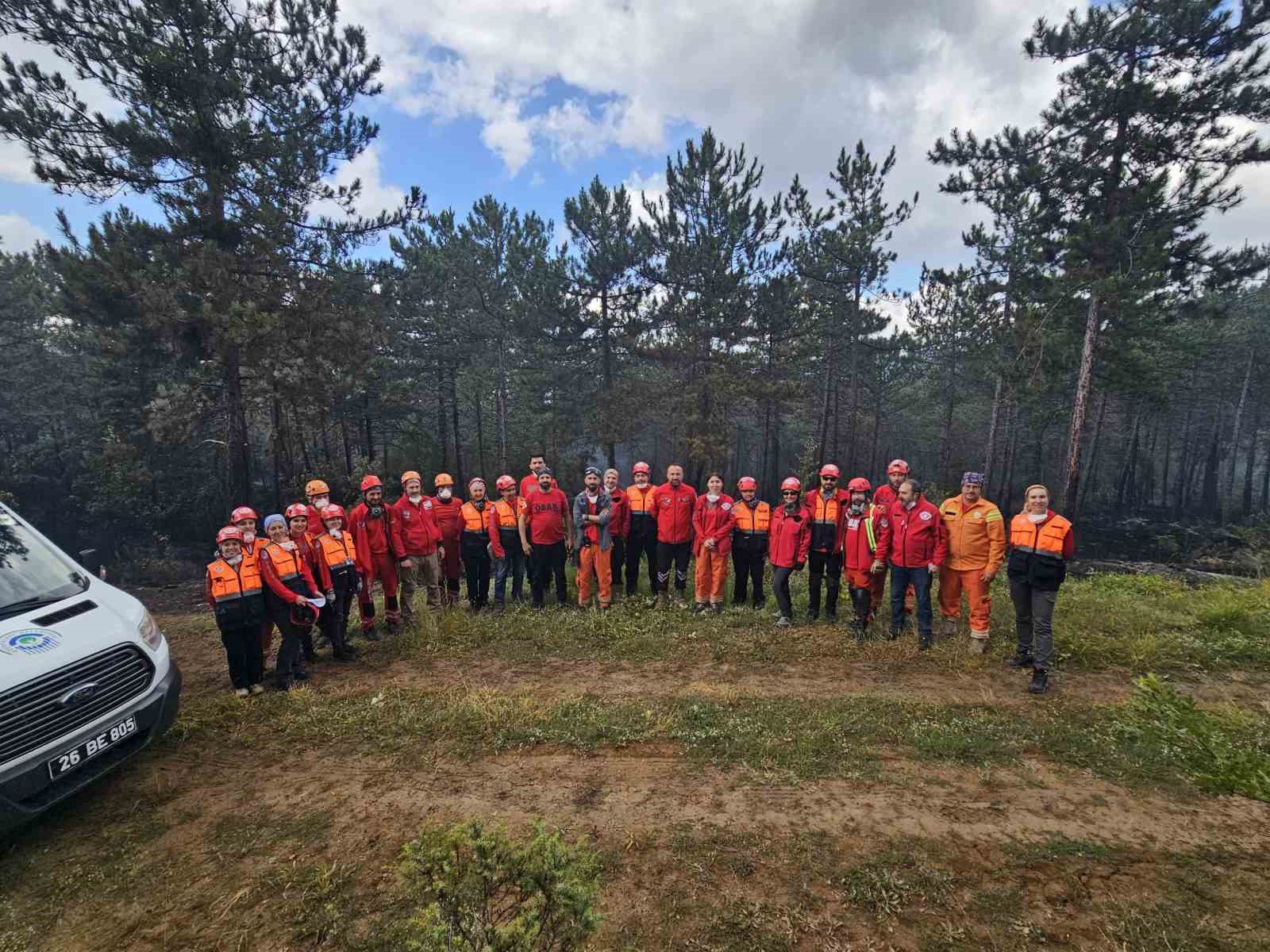 ESKİŞEHİR DAK EKİPLERİ BİLECİK’TEKİ ORMAN YANGININA MÜDAHALE ETTİ!