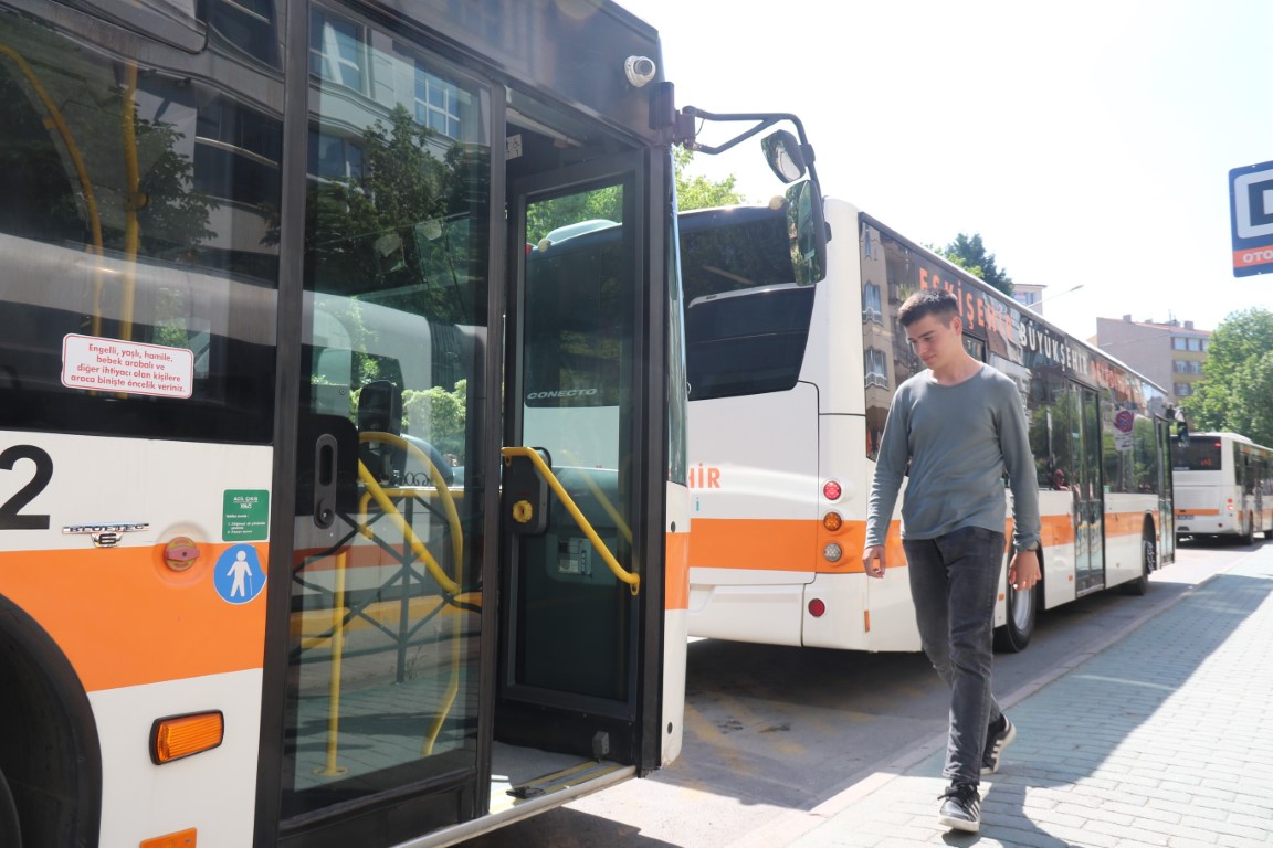 Eskişehirli gencin tek tutkusu toplu taşıma araçları