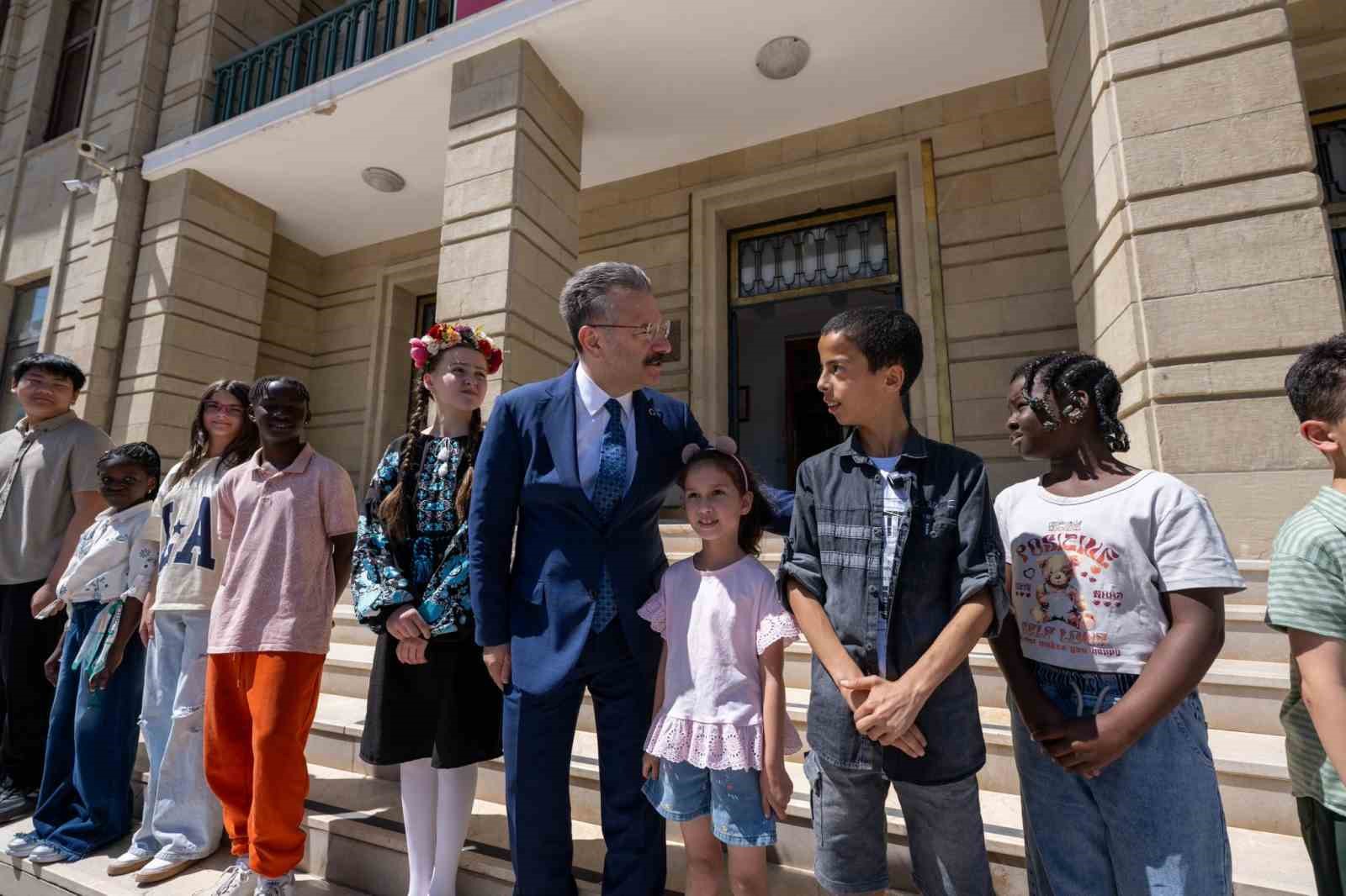 Vali Aksoy, çocuk işçiliğiyle ilgili video çekimine katıldı