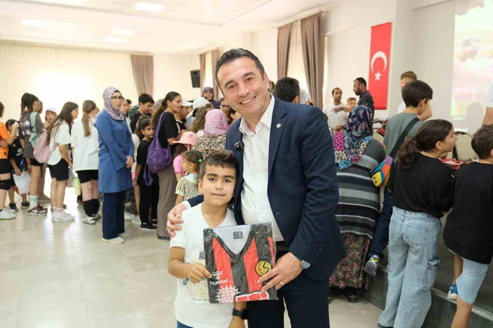 Sivrihisar’da Karne Sevinci Eskişehirspor Formasıyla Taçlandı!