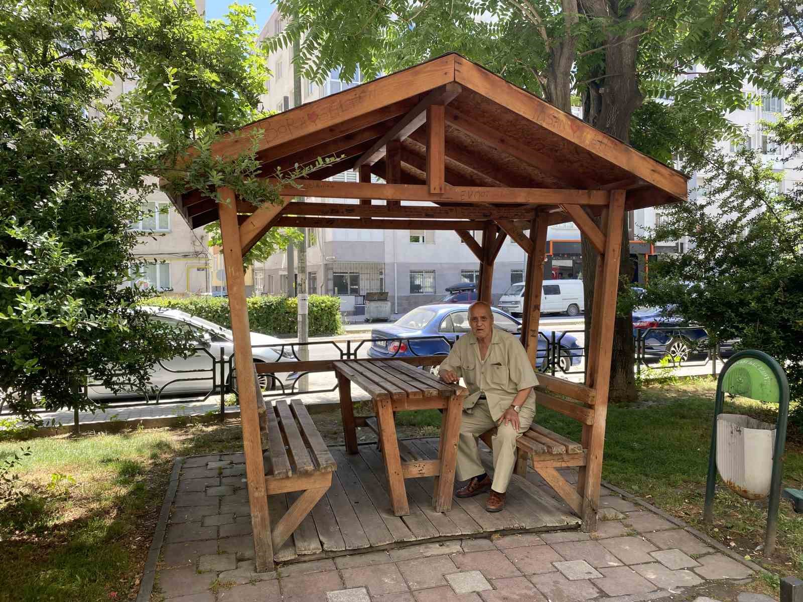 Memduh amcadan yaşlı vatandaşlar için parka tuvalet talebi