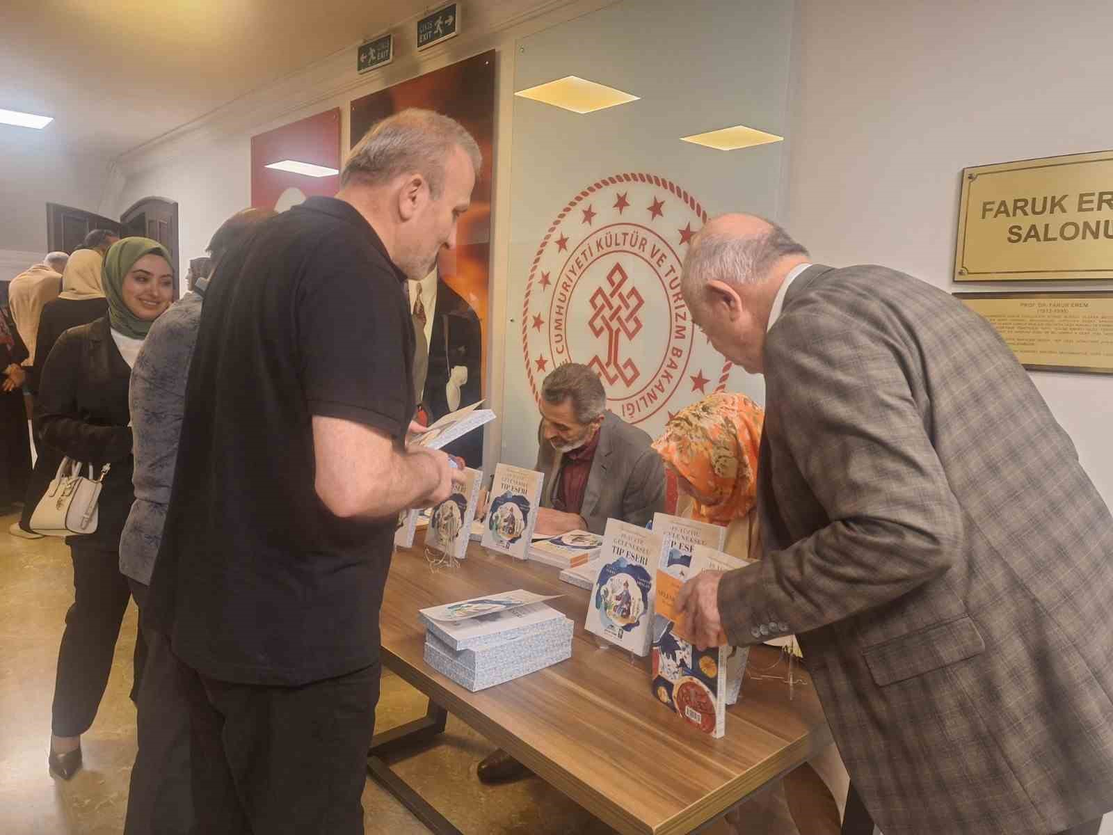 Eskişehir’de bulunan tarihî el yazması eser kitap haline getirildi