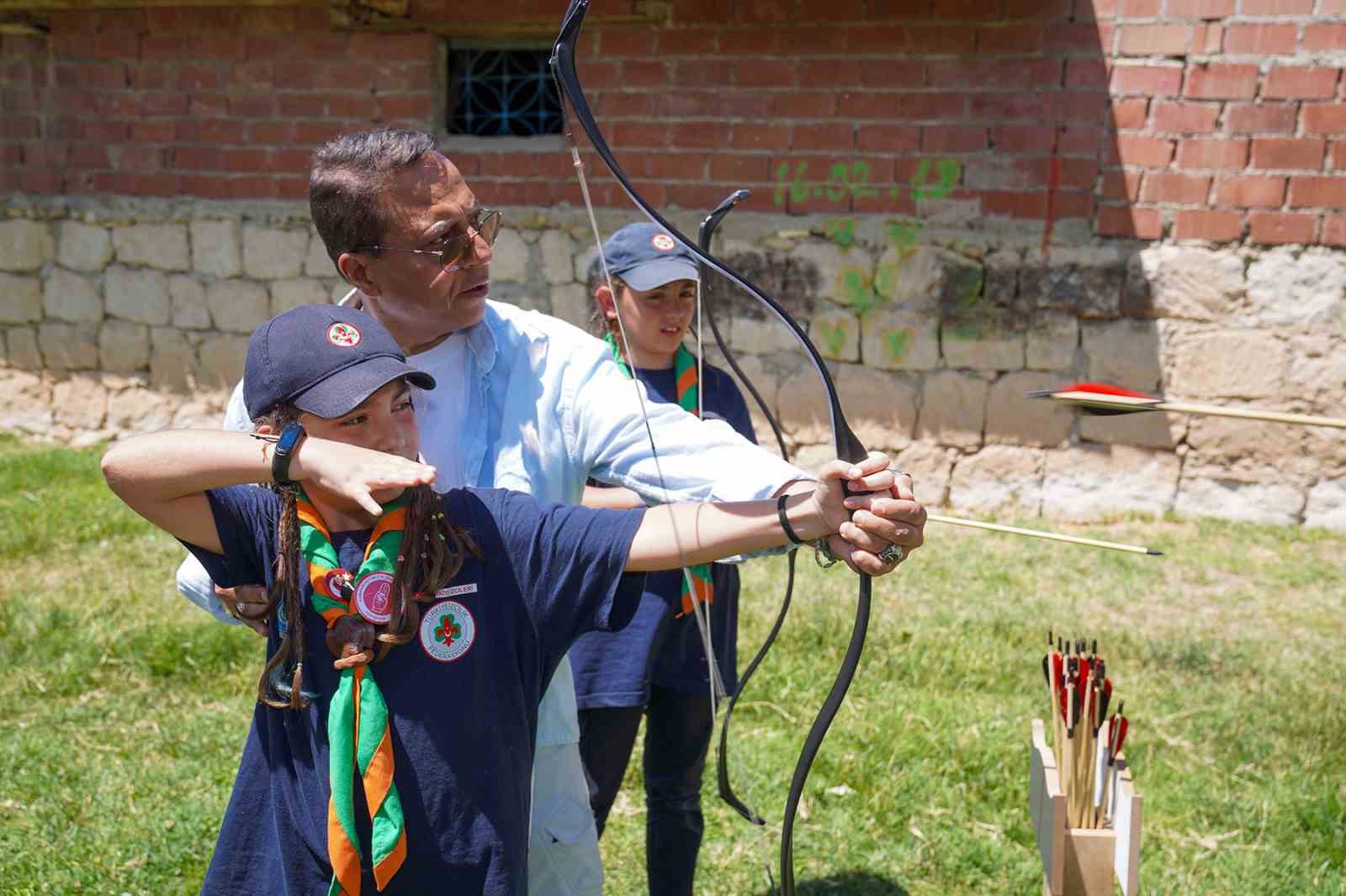 İzciler kamp heyecanı yaşıyor