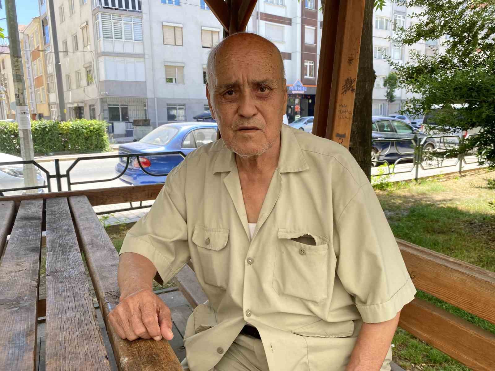 Memduh amcadan yaşlı vatandaşlar için parka tuvalet talebi