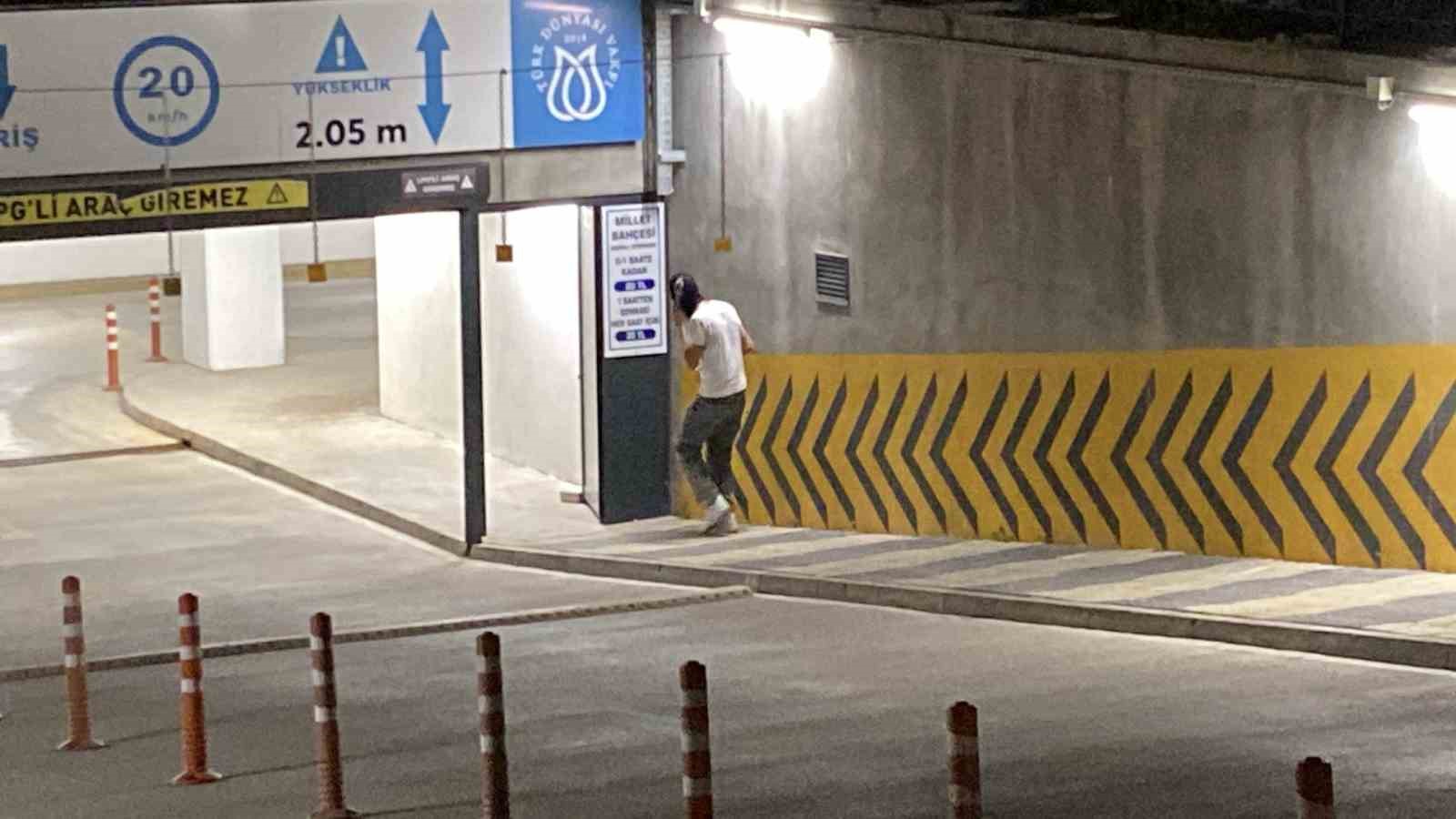 Çocukların otopark görevlisi yaşlı adam ile tepki çeken oyunu