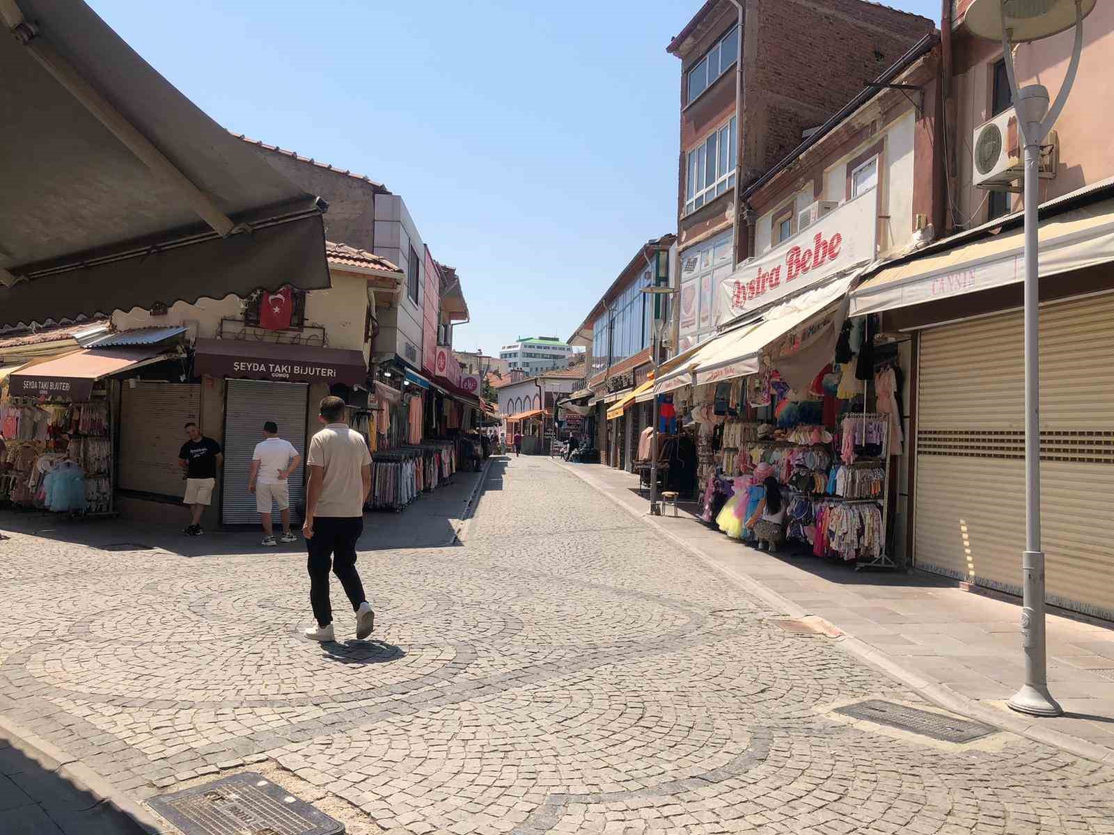 Sıcak havalarda kent merkezi boş kaldı