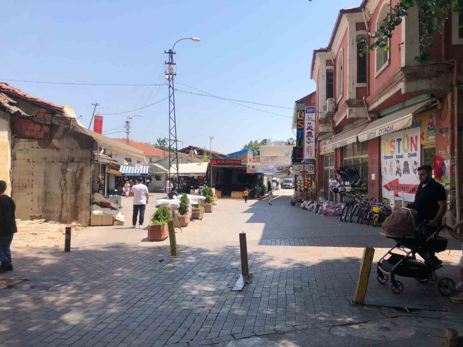 Sıcak havalarda kent merkezi boş kaldı