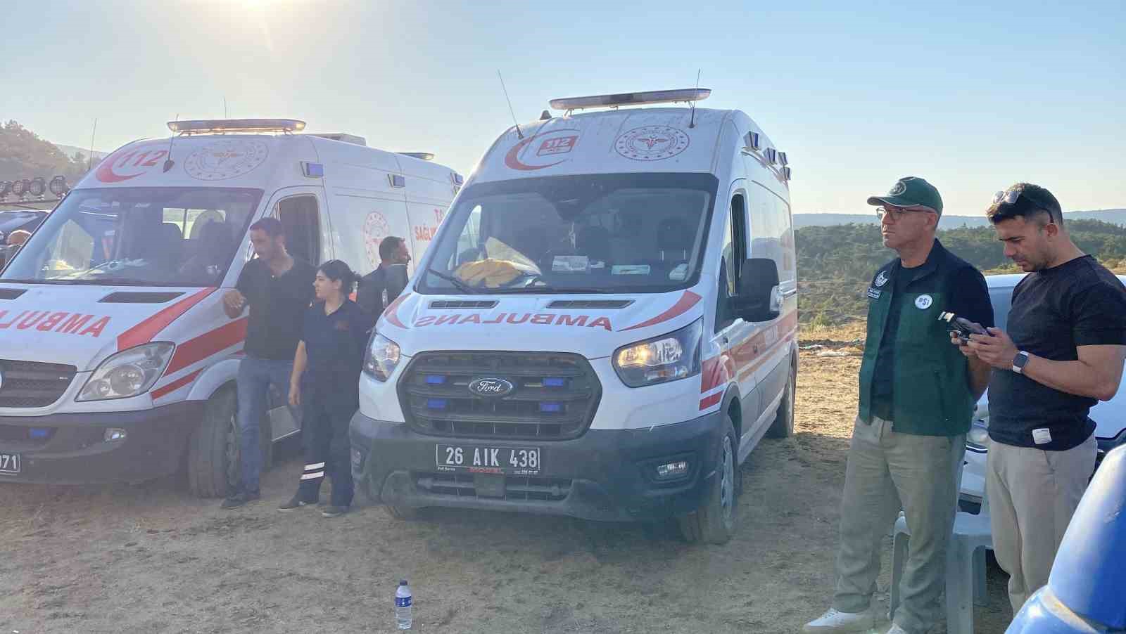 Eskişehir’de yangına müdahale eden itfaiye eri dumandan etkilendi