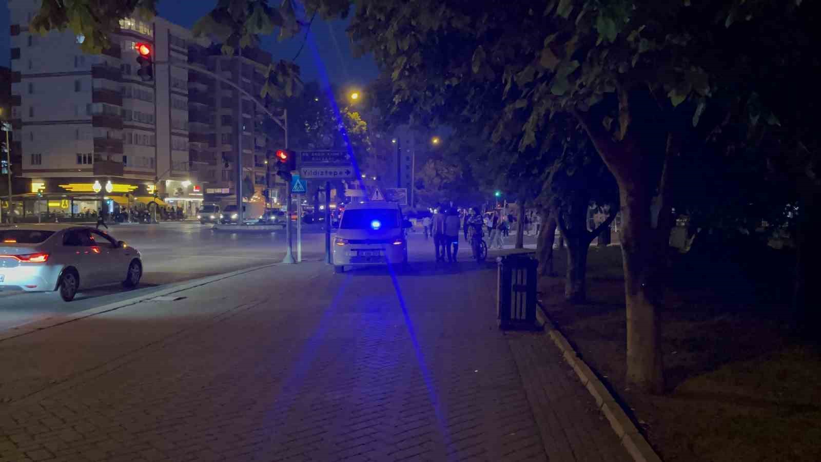 Kız arkadaşıyla yürürken kar maskeli şahıs tarafından bacağından vuruldu