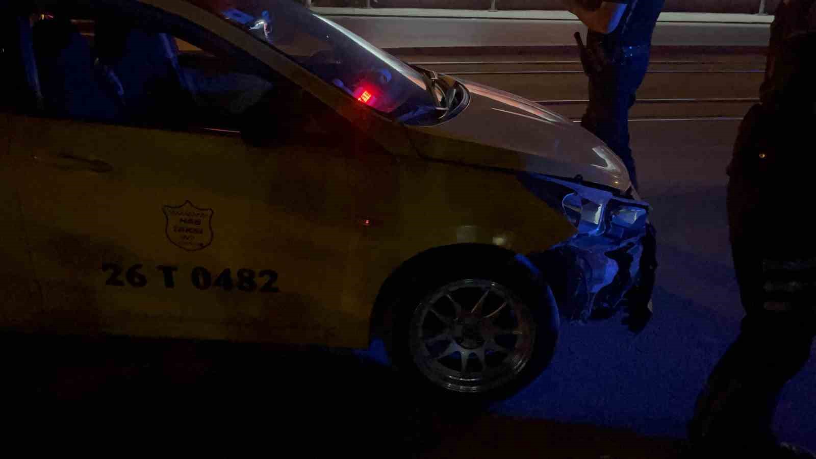 Eskişehir’de ticari taksi ile Motorize Yunus Timi’nin karıştığı kazada 2 polis yaralandı