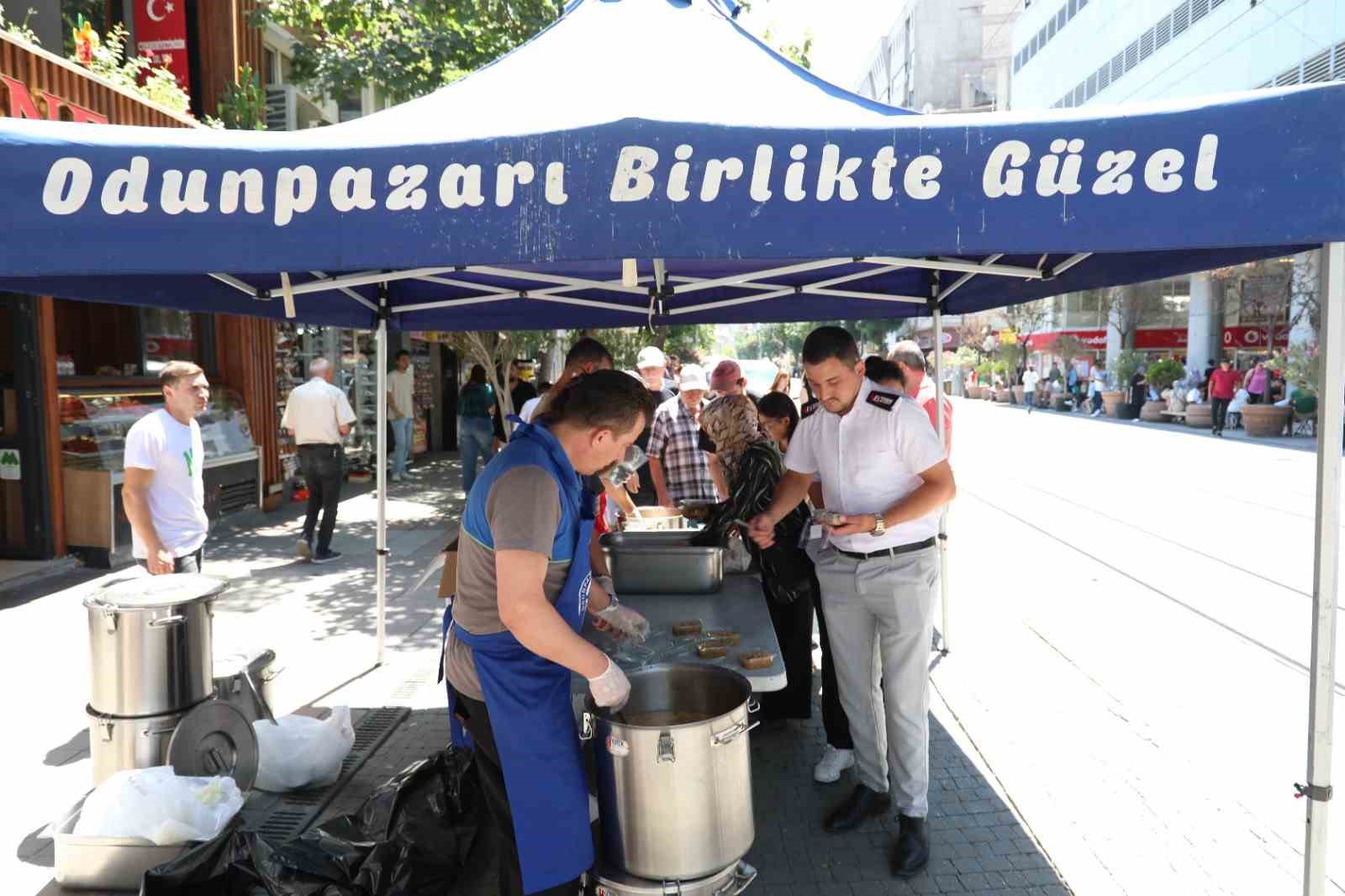 Odunpazarı Belediyesi’nden Muharrem Ayı’nda aşure ikramı