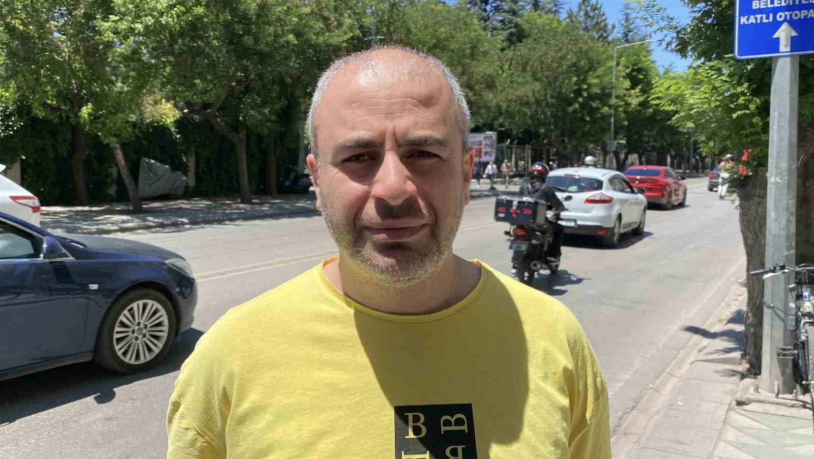 Sebep olduğu kazanın ardından hiçbir şey olmamış gibi yoluna devam etti
