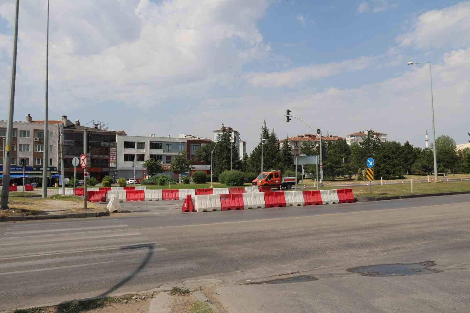 Tepebaşı kavşağı kapatıldı, kent içi toplu taşıma güzergâhları değişti